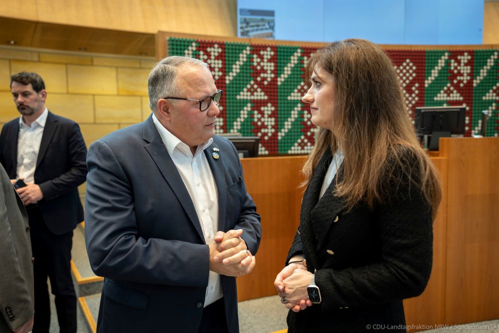 Landtag NRW: Hovenjürgen im Gespräch mit Generalkonsulin der Ukraine Iryna Shum